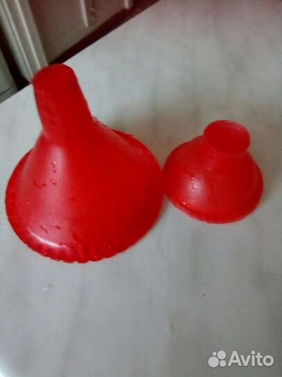 Хлебница, чайник, воронки, чайная пара