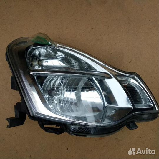 Фары передние на Ниссан Альмера Г15
