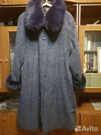 Пальто женское зимнее и шапка