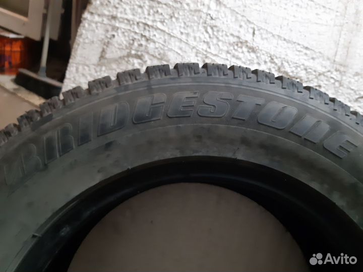 Bridgestone Ice Cruiser 7000 215/70 R16 100H