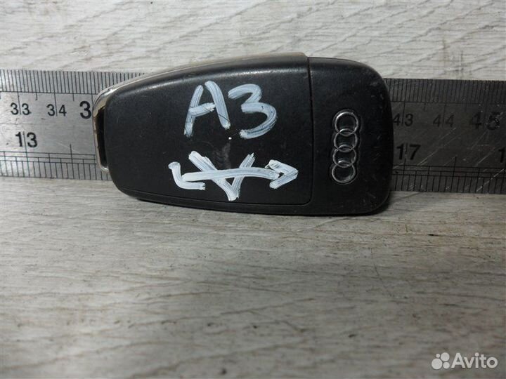 Ключ зажигания 8P0837220G Audi A3 8P