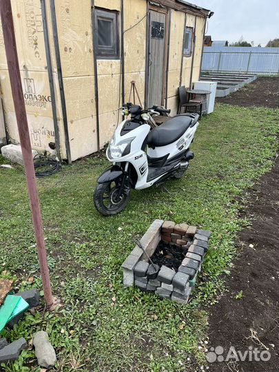 Sym jet 4r naked