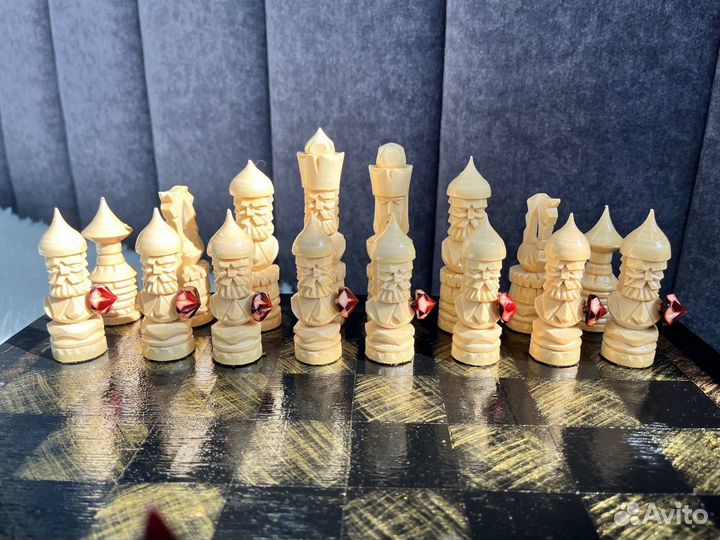Шахматы резные ручной работы 