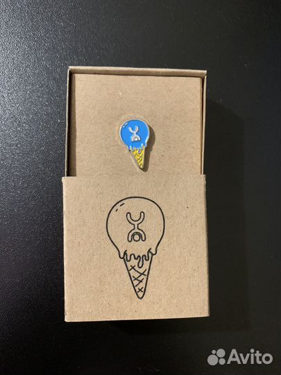 Значок (пин) металлический, Yota мороженое