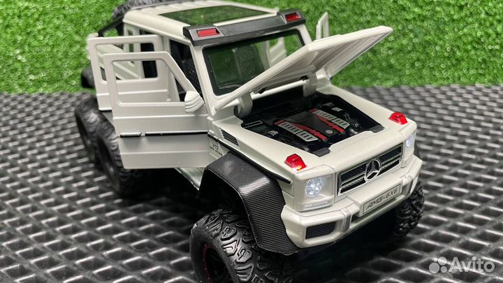 Модель автомобиля Мерседес Гелентваген 6*6 AMG G63
