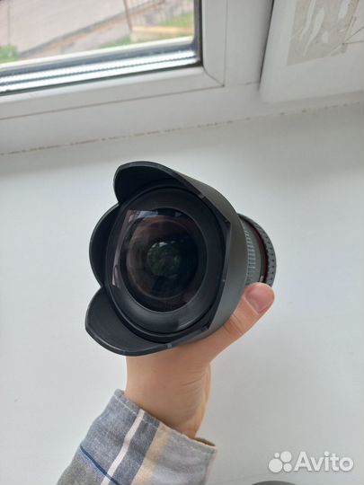 Объектив Samyang 14mm f/2.8 Canon