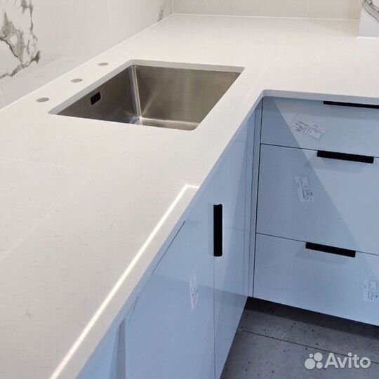 Столешница из акрилового камня