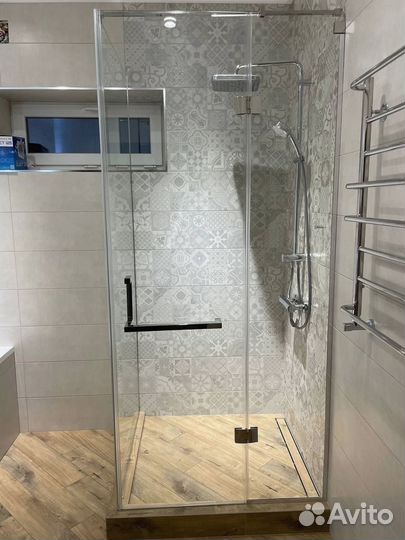 Стеклянная перегородка для душа