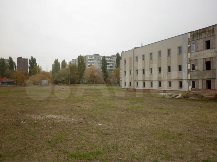 Здание, 7364.9 м²