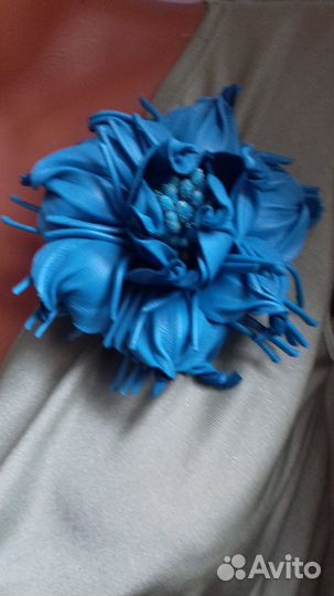 Продам брошь из натуральной кожи