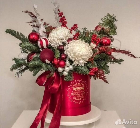 Композиции с живыми цветами новогодние, доставка