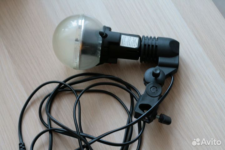 Студийная лампа-вспышка с патроном E-27