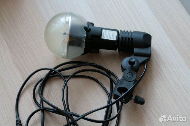 Студийная лампа-вспышка с патроном E-27