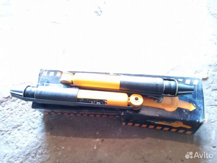 Амортизатор задний