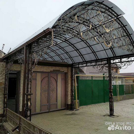 Навесы из поликарбоната под заказ