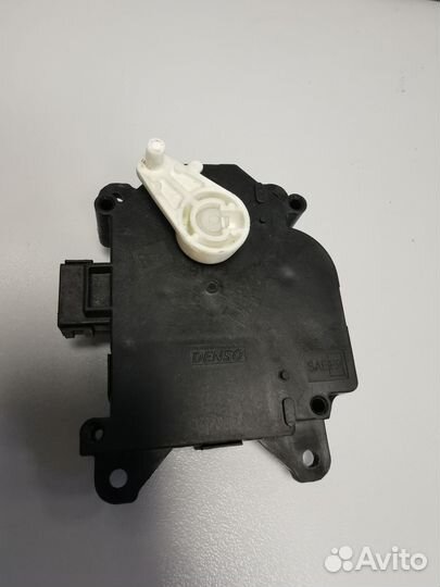 Мотор управления заслонкой печки Mitsubishi