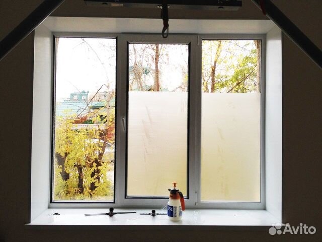 Тонировочная пленка матовая белая на стекла окон