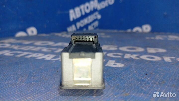 Кнопка люка Bmw E65 седан N62B44 2004