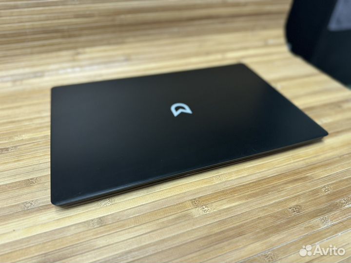 Ноутбук 15.6 4 ядра с большим аккумулятором