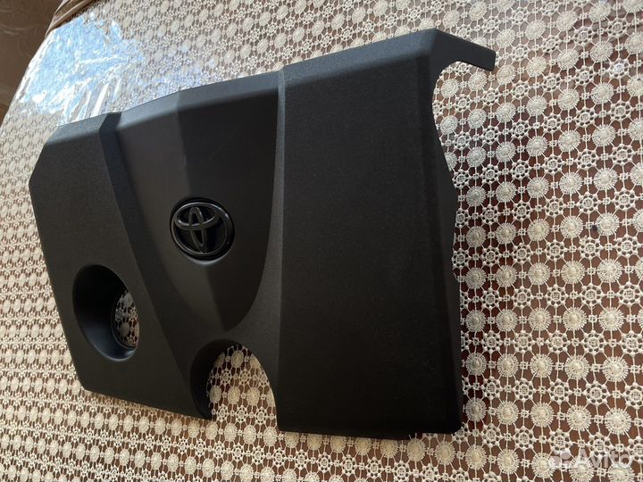 Декоративная накладка двигателя тойота Раф 4