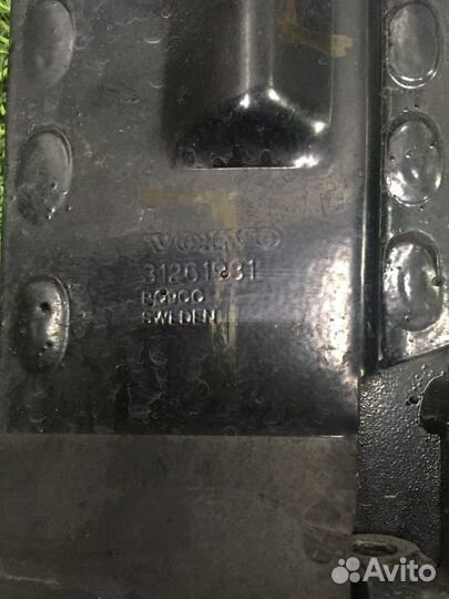 Кронштейн радиатора левый Volvo S60 1.6 2011