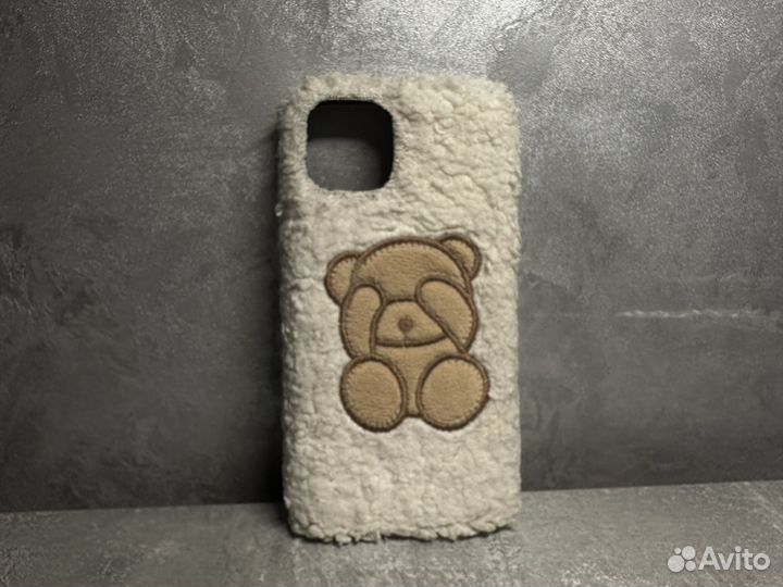 Чехол на iPhone 13