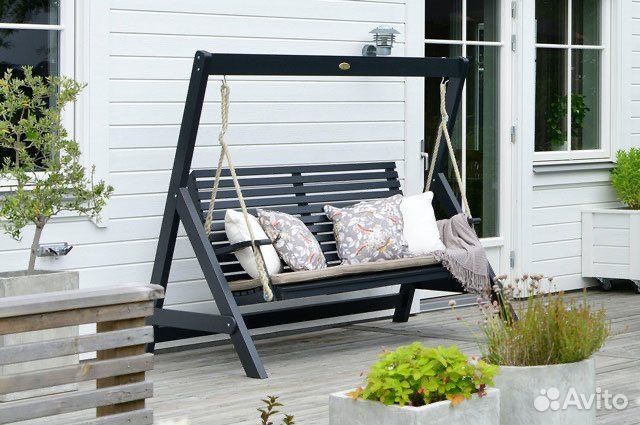 Садовые качели из дерева