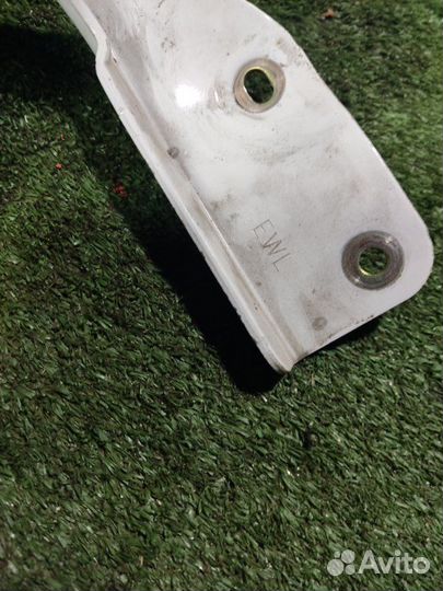 Петля капота левая Nissan Almera G15