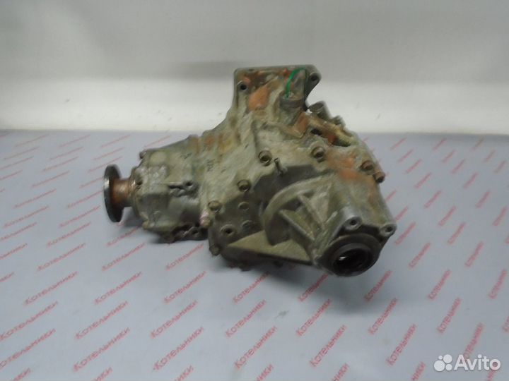 Nissan 33100-5V200 Коробка раздаточная