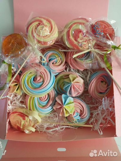 Меренги, безе, леденцы на палочке, вафельные цветы