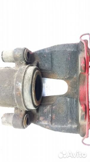 Суппорт передний правый Ford Focus 3