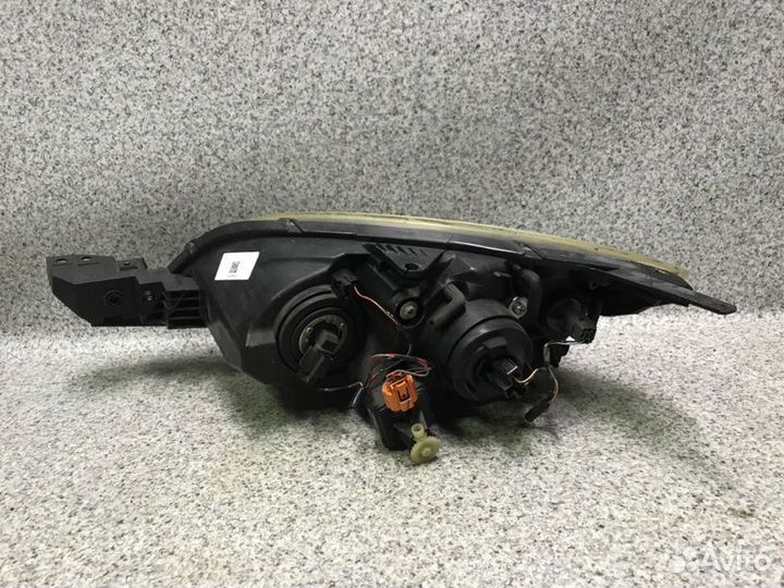 Фара правая Mazda 3 BK 2007