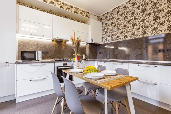 2-к. квартира, 64 м², 2/4 эт.