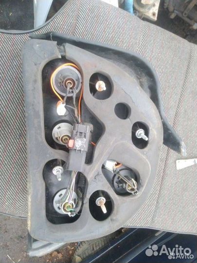 Фонарь задний левый Chrysler Neon 1995