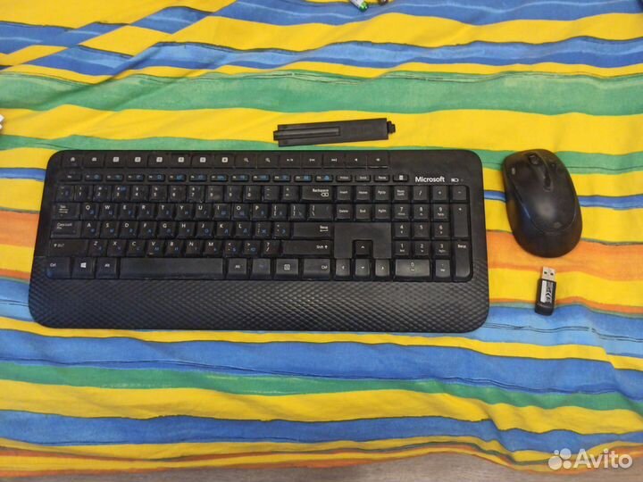 Клавиатура и мышь Microsoft 2000