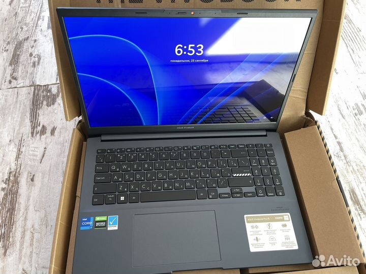 Новый Ноутбук Asus Vivobook Pro K6500Z