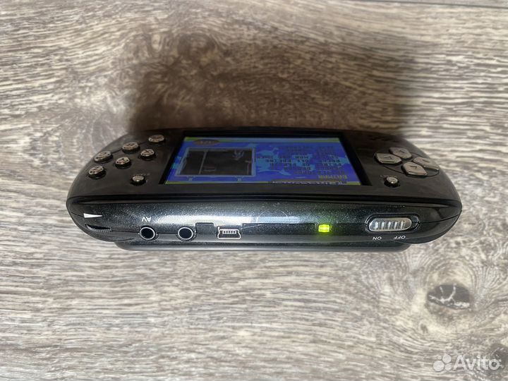 Портативная игровая приставка sega