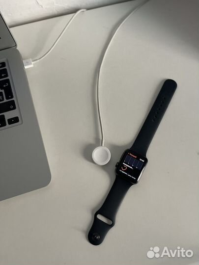 Часы Apple Watch Series 3