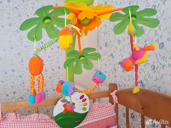 Музыкальная карусель на кроватку tiny love