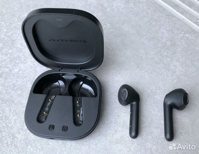 Беспроводные наушники (Soundpeats, TWC, Apple)