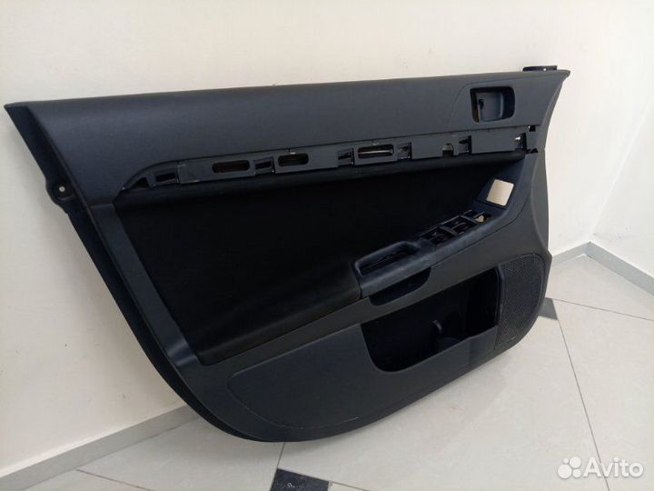 Обшивки дверей Mitsubishi Lancer CY 4B10 2008