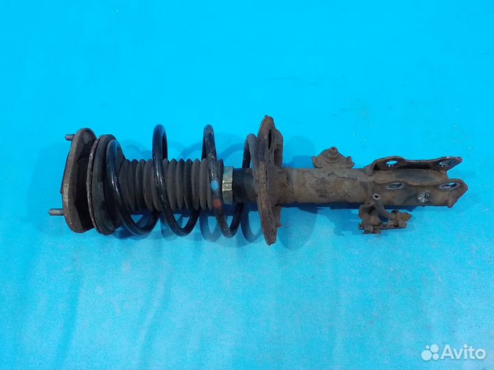 Амортизатор передний правый toyota Auris (E15) 200