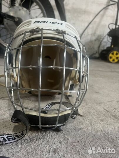 Хоккейный шлем