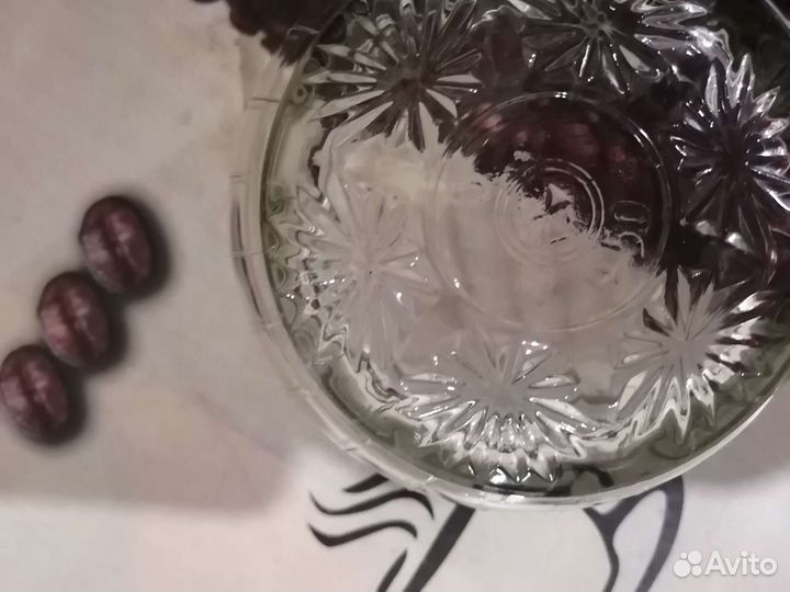 Хрустальная конфетница с крышкой