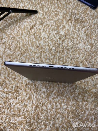 iPad 2018 (6 - го поколения)