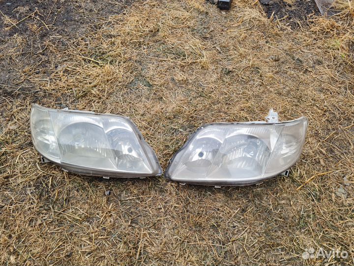 Фары toyota corolla fielder,corolla nze 120 рест