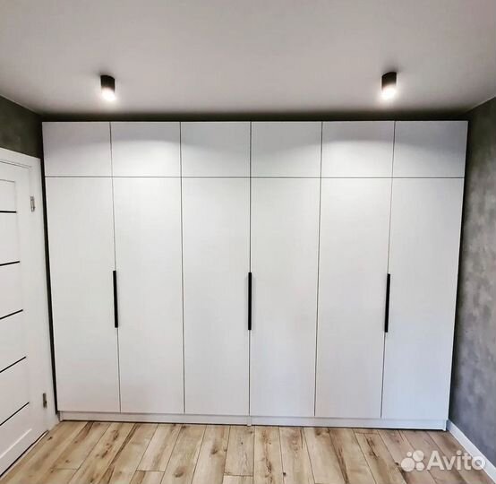 Шкаф распашной