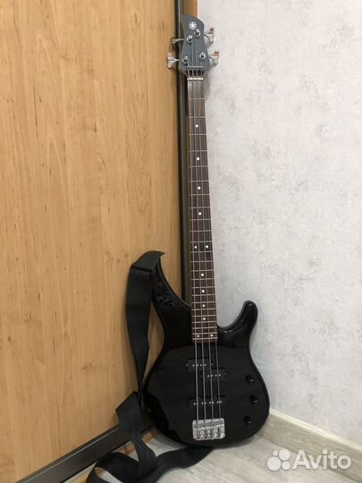 Бас гитара yamaha