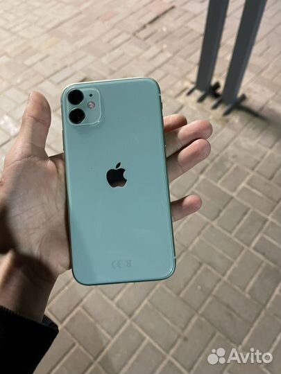 Телефон iPhone 11