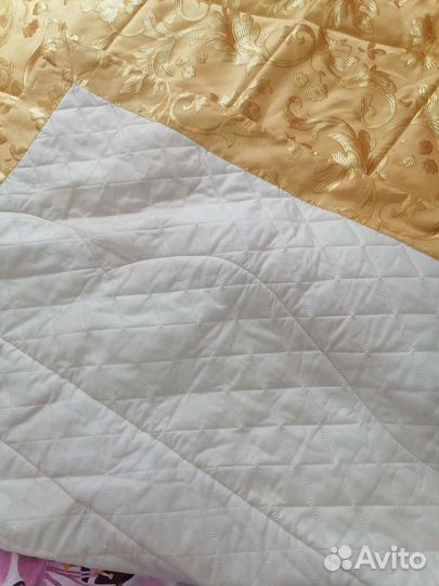 Покрывало стеганое, шторы, ламбрекен, тюль